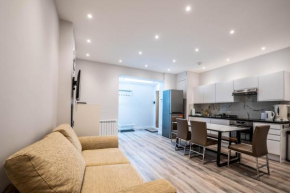 The Coach House - Modernised 1 Bedroom Flat, moments from the beach